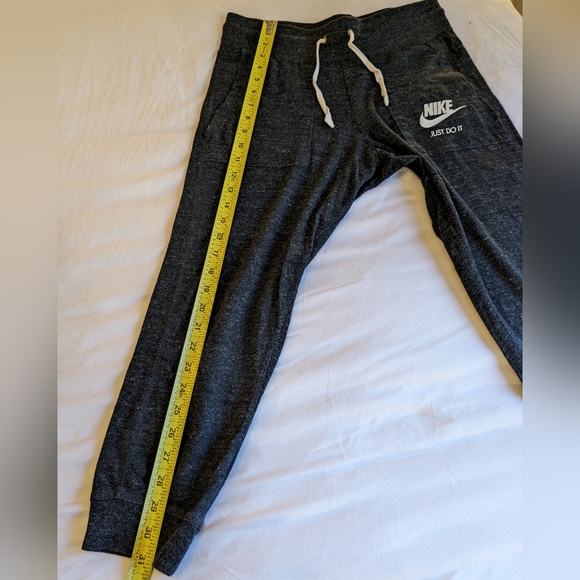 Nike Joggers - Picture 3 of 6